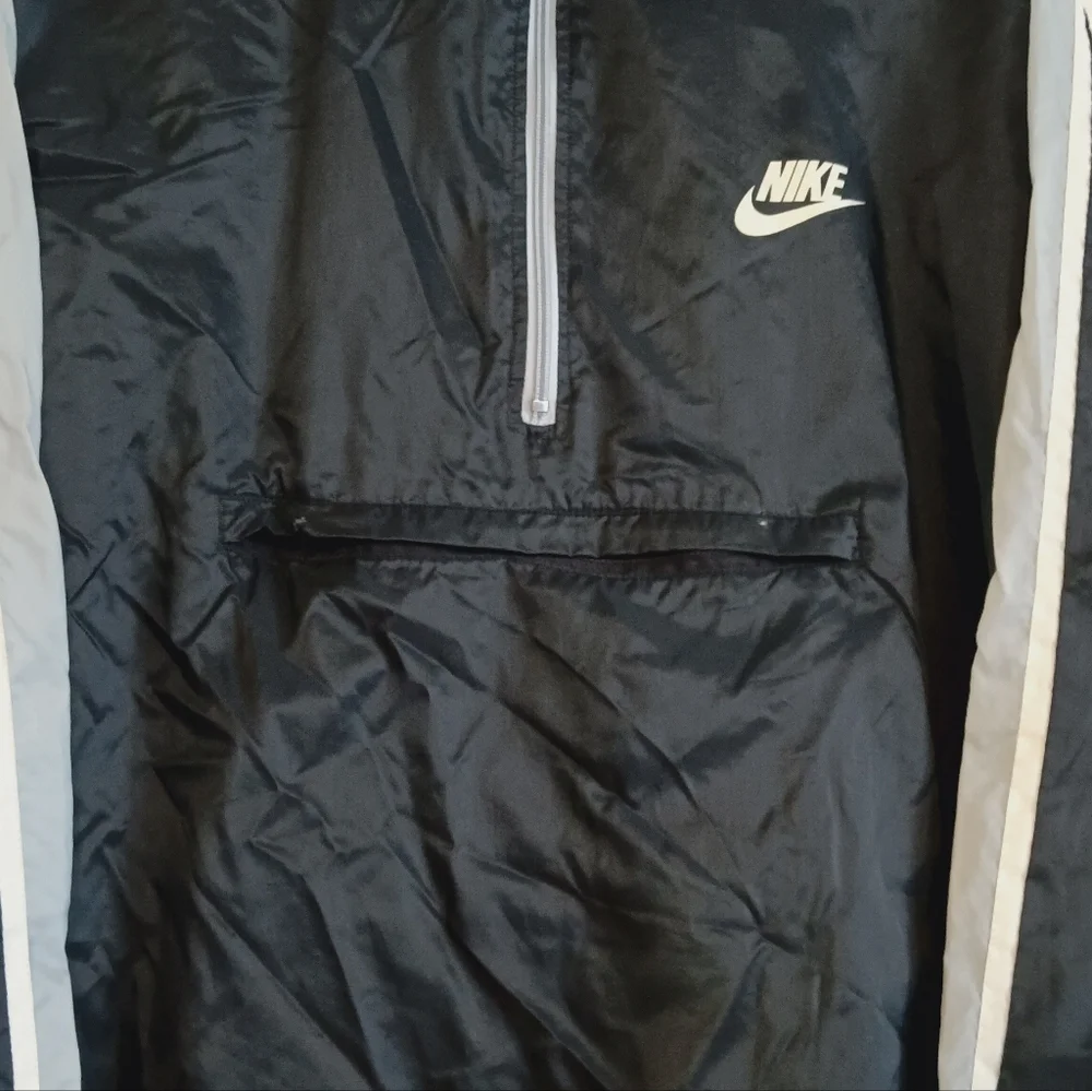 Nike Black Pullover Windbreaker Jacket Lightweight Activewear Workout Large